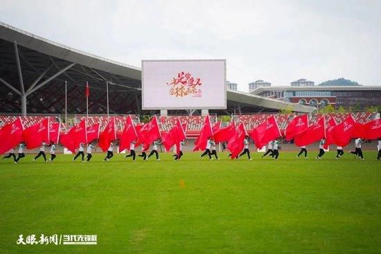 据悉，本届戛纳电影节已于5月14日开幕，《中国机长》作为博纳影业最新力作，以;中国故事打动海外片方，诸多发行商都透露了积极的购买意向，无疑是;中国故事被世界看见的一次绝佳亮相